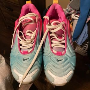 Women’s air max 720